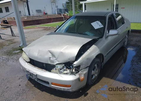 1997 Honda Accord Lx из США, поврежденный, VIN 1HGCD563XVA218823